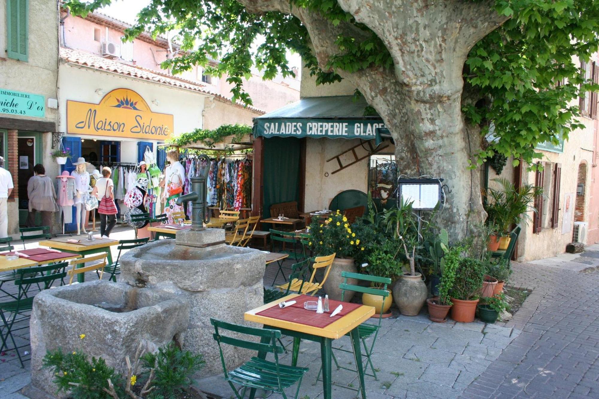 L'Aloe Vera Le Plan-de-la-Tour Bagian luar foto